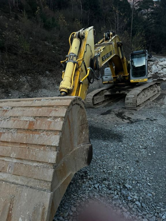 New Holland E485B, 2009year, 50ton - Ekskavator perayap: gambar 1 New Holland E485B, 2009year, 50ton - Ekskavator perayap: gambar 1