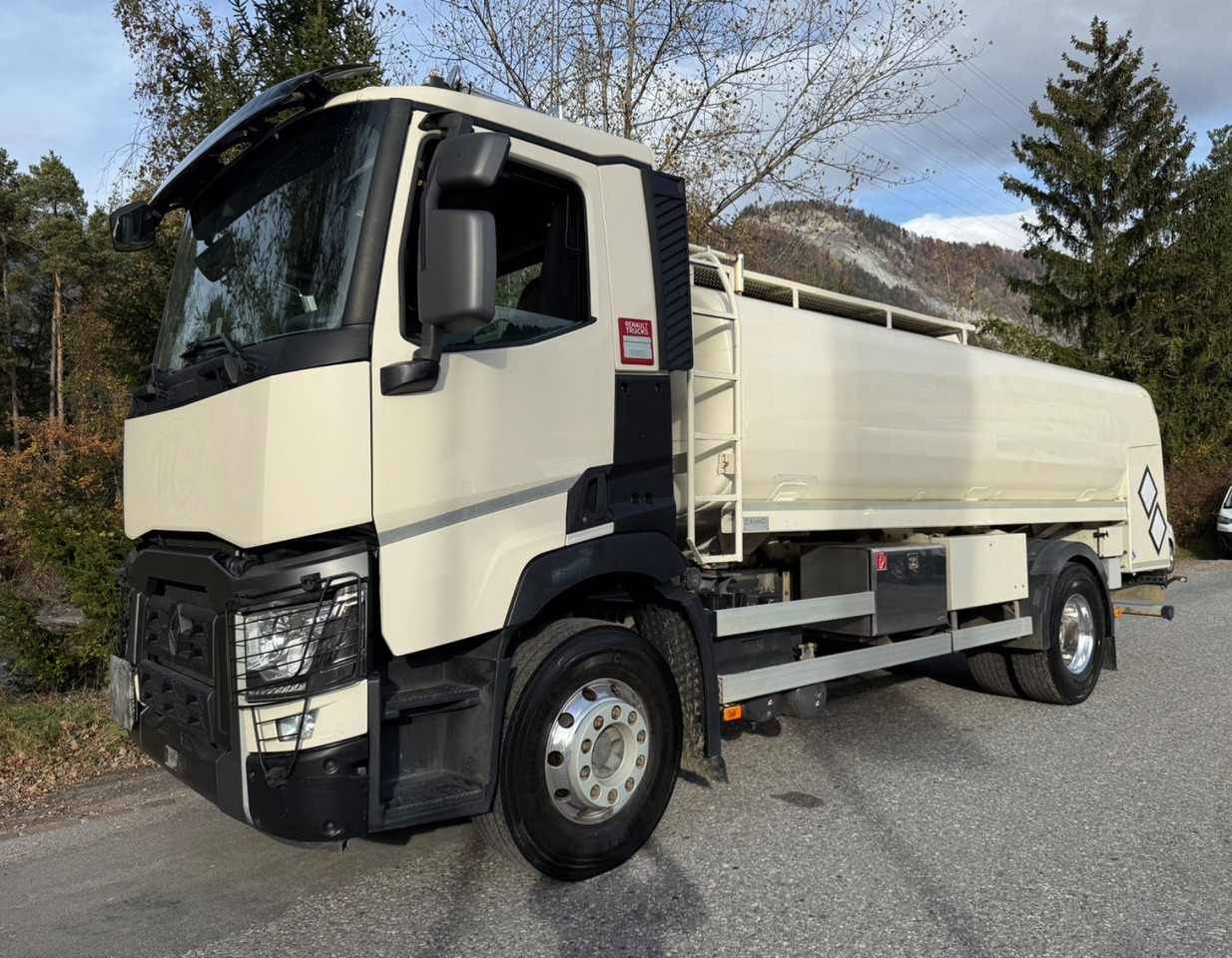 Renault C460 4x2, Euro 6,ADR,Diesel Benzin,Rohr Anhaeger Renault C460 4x2, Euro 6c, ADR, Diesel Benzin - Truk tangki: gambar 1 Renault C460 4x2, Euro 6,ADR,Diesel Benzin,Rohr Anhaeger Renault C460 4x2, Euro 6c, ADR, Diesel Benzin - Truk tangki: gambar 1