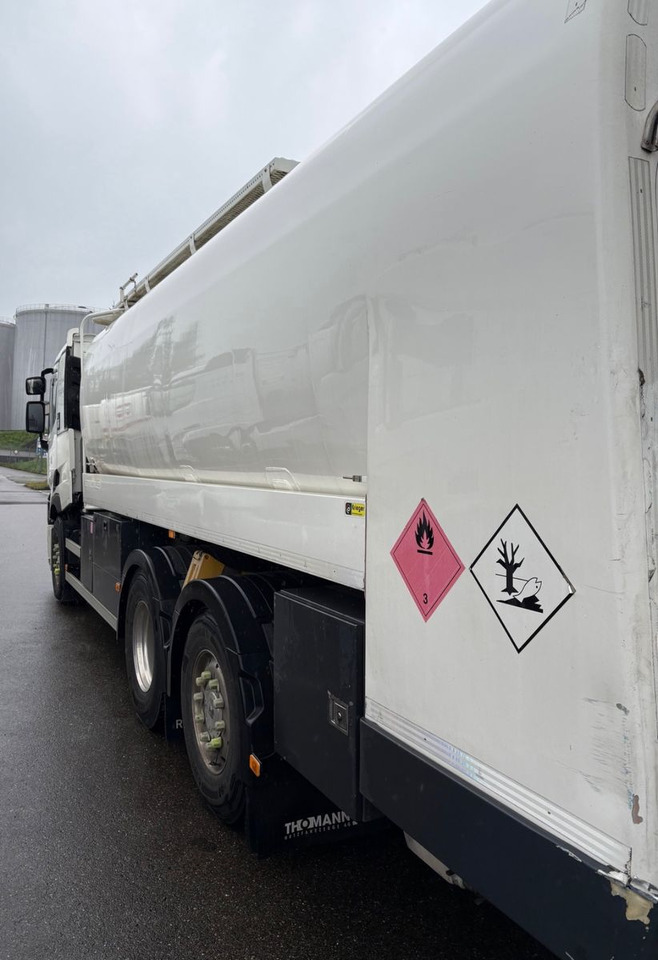 Renault T460 6x2, E6, ADR, Diesel/Benzin, Schwarzmueller - Truk tangki: gambar 3 Renault T460 6x2, E6, ADR, Diesel/Benzin, Schwarzmueller - Truk tangki: gambar 3