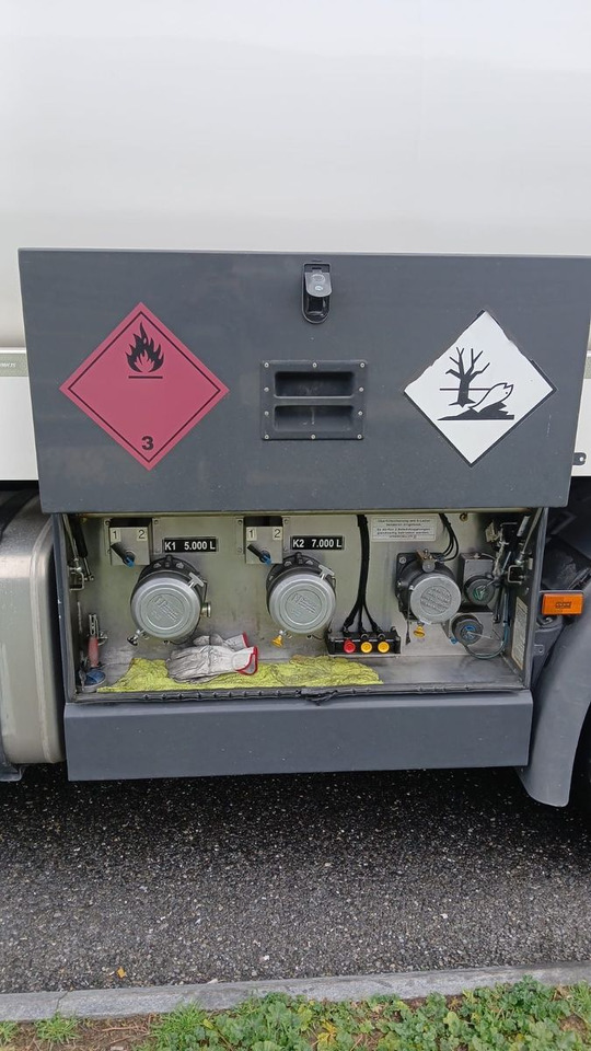 Scania P450 LB 4x2, ADR, Schwarzmueller Anhaenger Fuel - Truk tangki: gambar 5 Scania P450 LB 4x2, ADR, Schwarzmueller Anhaenger Fuel - Truk tangki: gambar 5