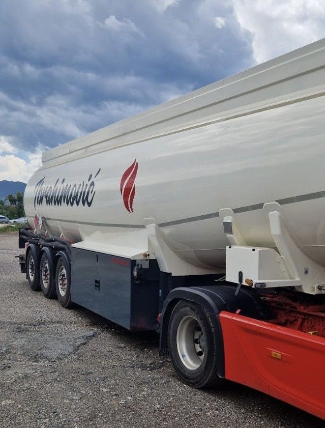 Schwarzmüller ADR, Diesel/Benzin Treibstoff, oben/unten, 3Kamm - Semi-trailer tangki: gambar 5 Schwarzmüller ADR, Diesel/Benzin Treibstoff, oben/unten, 3Kamm - Semi-trailer tangki: gambar 5