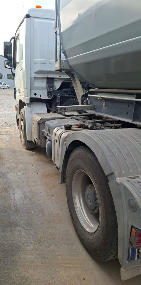 Mercedes-Benz Actros 1844 4x2, MP3, Euro 5 - Tractor head: gambar 4 Mercedes-Benz Actros 1844 4x2, MP3, Euro 5 - Tractor head: gambar 4