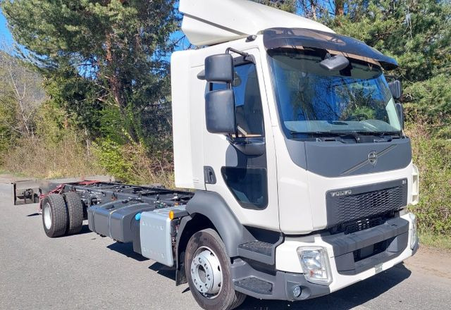 Volvo FL280 4x2, E6, Wohnwagen + 2 Pferdeplaetze Volvo FL280 4x2, E6, 7.40m Chassis, Fahrgestell - Truk pengangkut kuda: gambar 4 Volvo FL280 4x2, E6, Wohnwagen + 2 Pferdeplaetze Volvo FL280 4x2, E6, 7.40m Chassis, Fahrgestell - Truk pengangkut kuda: gambar 4