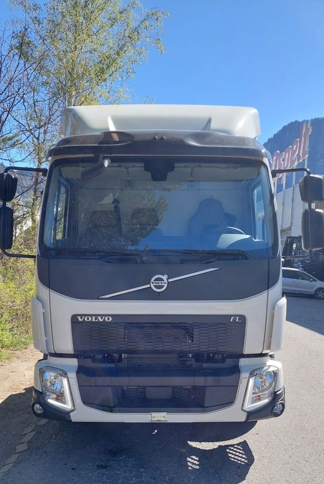 Volvo FL280 4x2, E6, Wohnwagen + 2 Pferdeplaetze Volvo FL280 4x2, E6, 7.40m Chassis, Fahrgestell - Truk pengangkut kuda: gambar 2 Volvo FL280 4x2, E6, Wohnwagen + 2 Pferdeplaetze Volvo FL280 4x2, E6, 7.40m Chassis, Fahrgestell - Truk pengangkut kuda: gambar 2