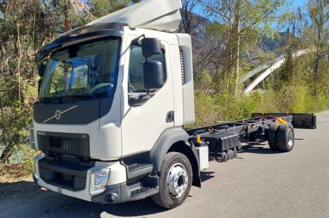 Volvo FL280 4x2, E6, Wohnwagen + 2 Pferdeplaetze Volvo FL280 4x2, E6, 7.40m Chassis, Fahrgestell - Truk pengangkut kuda: gambar 1 Volvo FL280 4x2, E6, Wohnwagen + 2 Pferdeplaetze Volvo FL280 4x2, E6, 7.40m Chassis, Fahrgestell - Truk pengangkut kuda: gambar 1