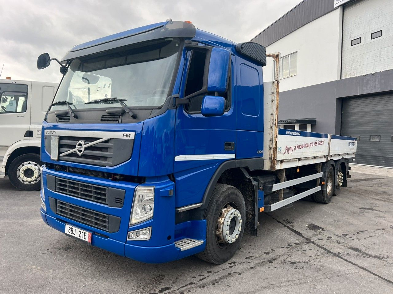 Volvo FM 460 6x2, E5, L:7200mm - Truk flatbed: gambar 1 Volvo FM 460 6x2, E5, L:7200mm - Truk flatbed: gambar 1