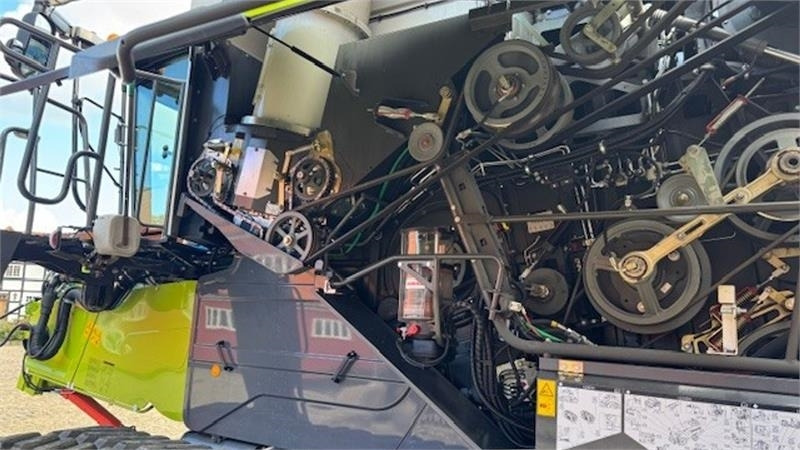 Leasing Claas Lexion 8800TT 8800 TT, m. meget udstyr Claas Lexion 8800TT 8800 TT, m. meget udstyr: gambar 9 Leasing Claas Lexion 8800TT 8800 TT, m. meget udstyr Claas Lexion 8800TT 8800 TT, m. meget udstyr: gambar 9