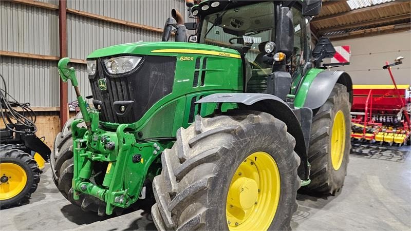John Deere 6250R Ultimate Edition - Traktor: gambar 1 John Deere 6250R Ultimate Edition - Traktor: gambar 1