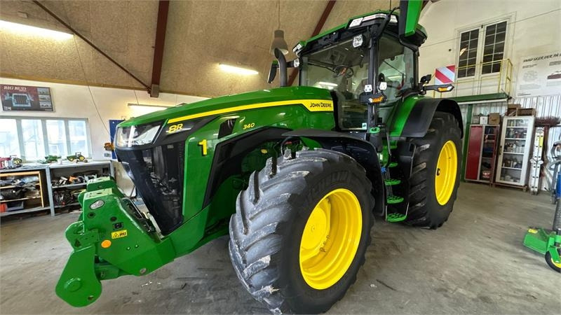John Deere 8R340 8R340 Ultimate - Traktor: gambar 1 John Deere 8R340 8R340 Ultimate - Traktor: gambar 1