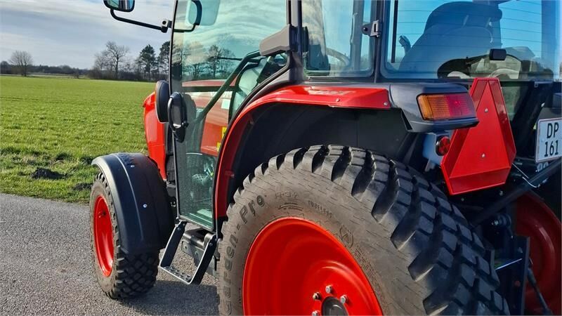 Kubota L2-622 - Traktor kota: gambar 3 Kubota L2-622 - Traktor kota: gambar 3