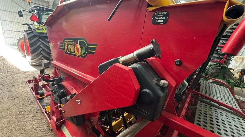 Vaderstad Rapid 400C Rapid 400 C - Menggabungkan bor benih: gambar 4 Vaderstad Rapid 400C Rapid 400 C - Menggabungkan bor benih: gambar 4