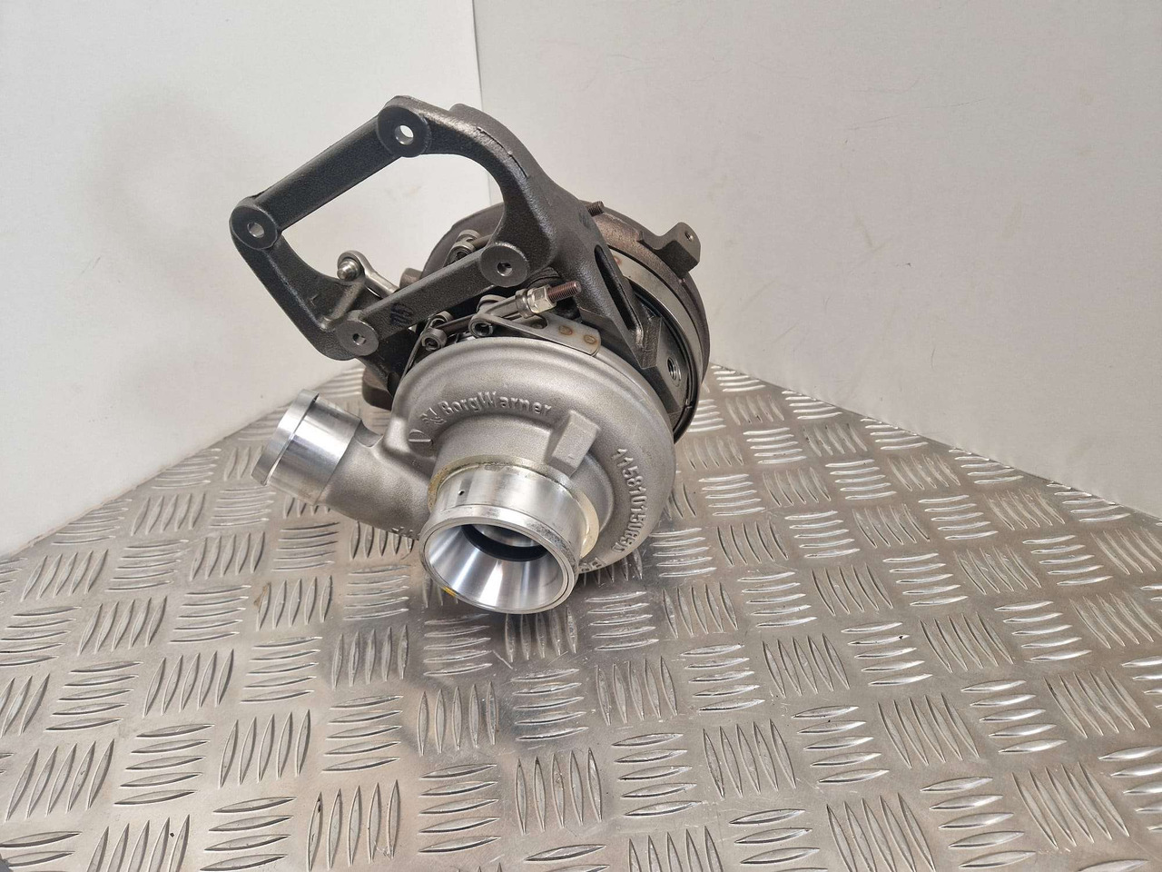 BorgWarner BV55 turbo charger JCB turbocharger - Suku Cadang Mesin untuk Peralatan konstruksi: gambar 5 BorgWarner BV55 turbo charger JCB turbocharger - Suku Cadang Mesin untuk Peralatan konstruksi: gambar 5