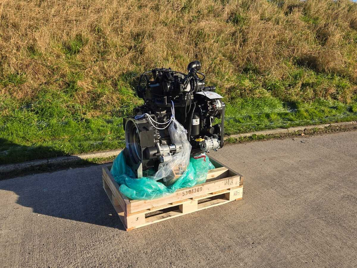 Cummins QSB4.5 engine 126kw EPA Rated - Mesin untuk Peralatan konstruksi: gambar 3 Cummins QSB4.5 engine 126kw EPA Rated - Mesin untuk Peralatan konstruksi: gambar 3