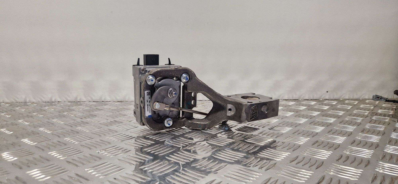 JCB 320/06168 EGR Valve Turbo Actuator engine - Suku Cadang Mesin untuk Peralatan konstruksi: gambar 4 JCB 320/06168 EGR Valve Turbo Actuator engine - Suku Cadang Mesin untuk Peralatan konstruksi: gambar 4