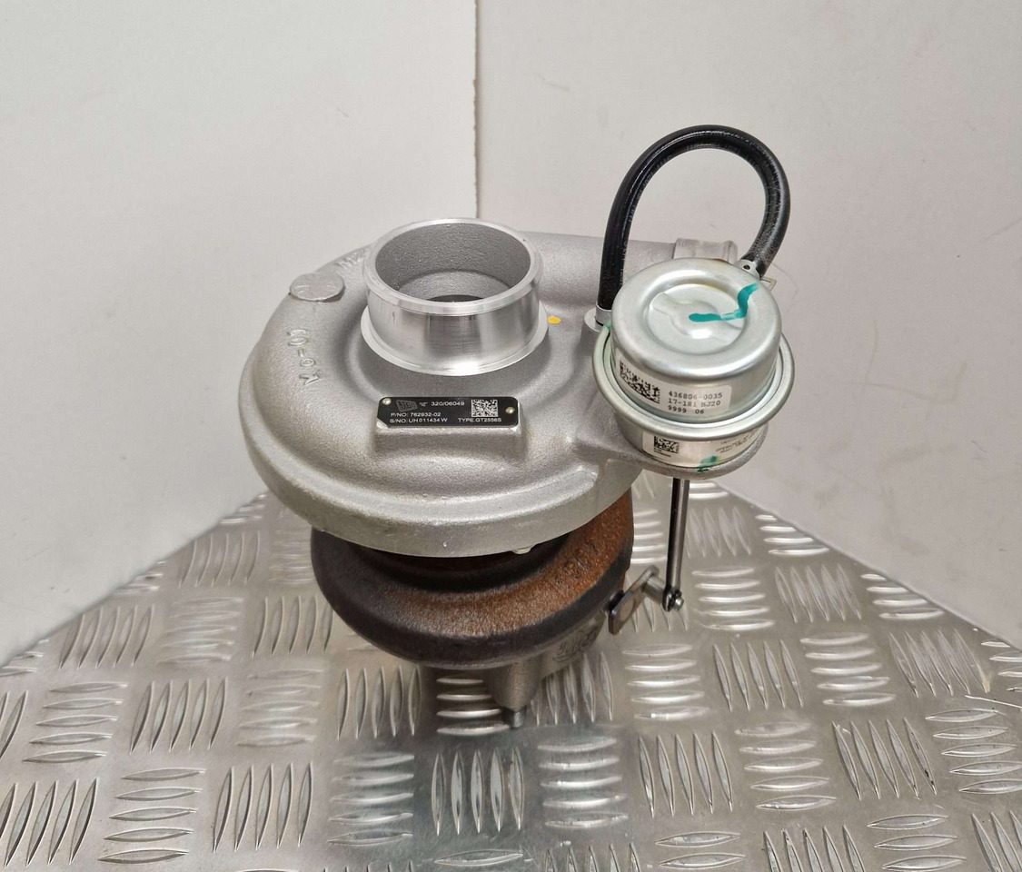 JCB turbocharger 320/06049 Garrett Turbo 762932-02 - Suku Cadang Mesin untuk Peralatan konstruksi: gambar 1 JCB turbocharger 320/06049 Garrett Turbo 762932-02 - Suku Cadang Mesin untuk Peralatan konstruksi: gambar 1