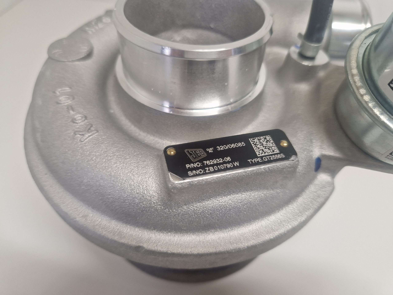 JCB turbocharger 320/06085 Garrett 85kw turbo - Suku Cadang Mesin untuk Peralatan konstruksi: gambar 3 JCB turbocharger 320/06085 Garrett 85kw turbo - Suku Cadang Mesin untuk Peralatan konstruksi: gambar 3