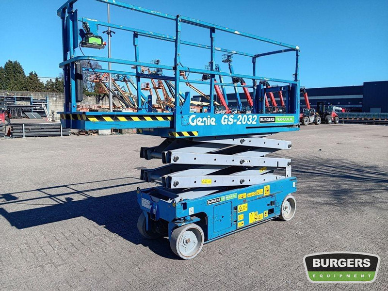 Genie GS2032 - Scissor lifts: gambar 3 Genie GS2032 - Scissor lifts: gambar 3