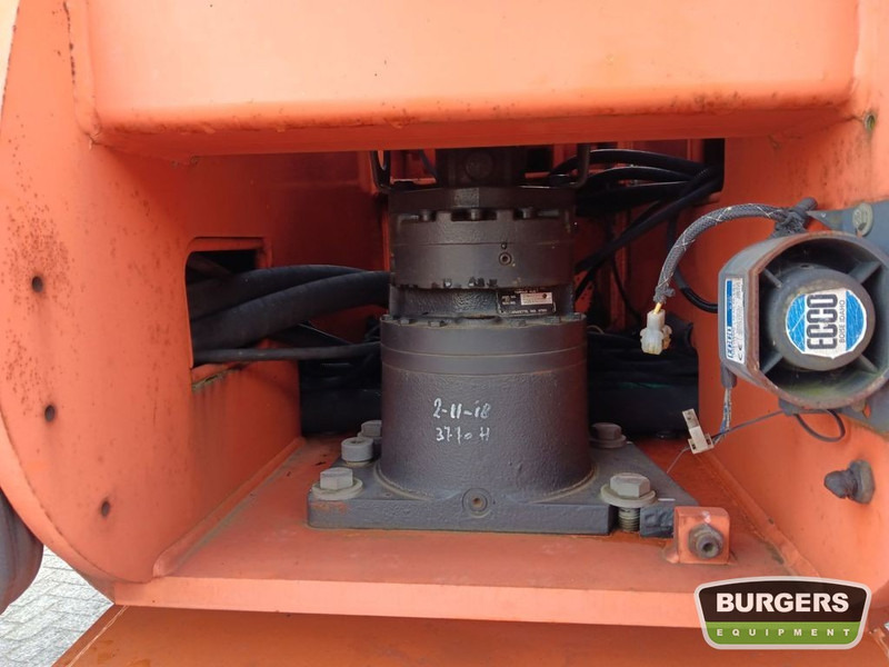 Boom teleskopik JLG 680S: gambar 8