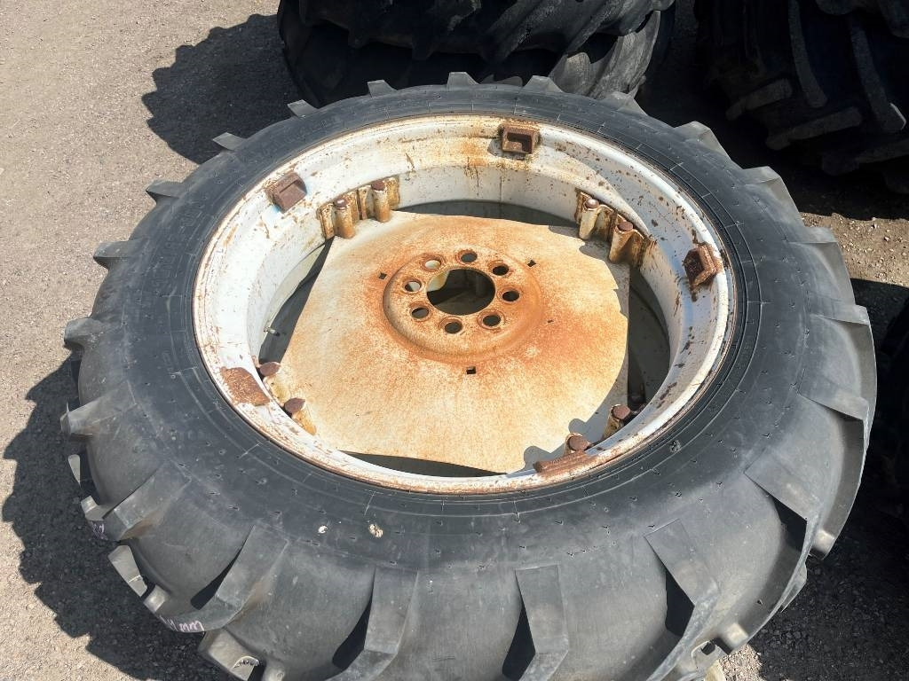 Alliance 13,6-38 Däck På Ford fälg - Ban untuk Peralatan pertanian: gambar 3 Alliance 13,6-38 Däck På Ford fälg - Ban untuk Peralatan pertanian: gambar 3