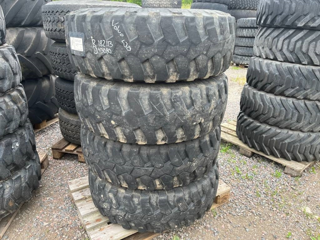 Michelin 335/80-20 till Volvo L30 Zettelmeyer - Ban untuk Peralatan konstruksi: gambar 1 Michelin 335/80-20 till Volvo L30 Zettelmeyer - Ban untuk Peralatan konstruksi: gambar 1
