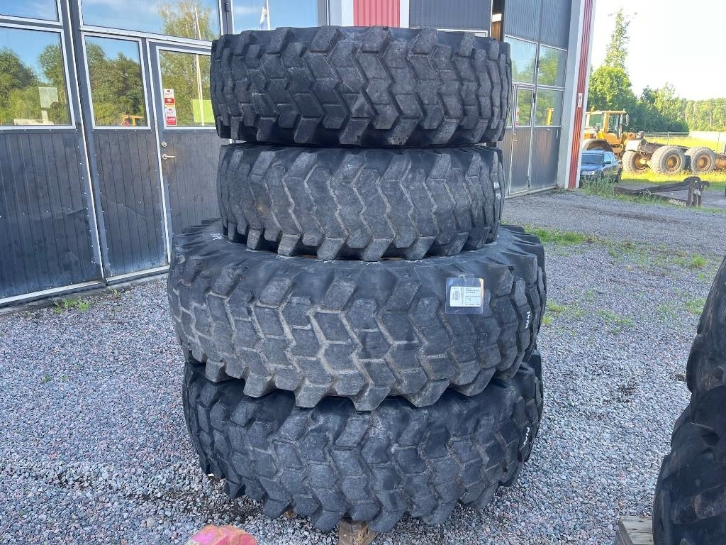 Nokian 18,4-34 14,9-24 till Volvo Bm 840 841 - Ban untuk Peralatan konstruksi: gambar 1 Nokian 18,4-34 14,9-24 till Volvo Bm 840 841 - Ban untuk Peralatan konstruksi: gambar 1