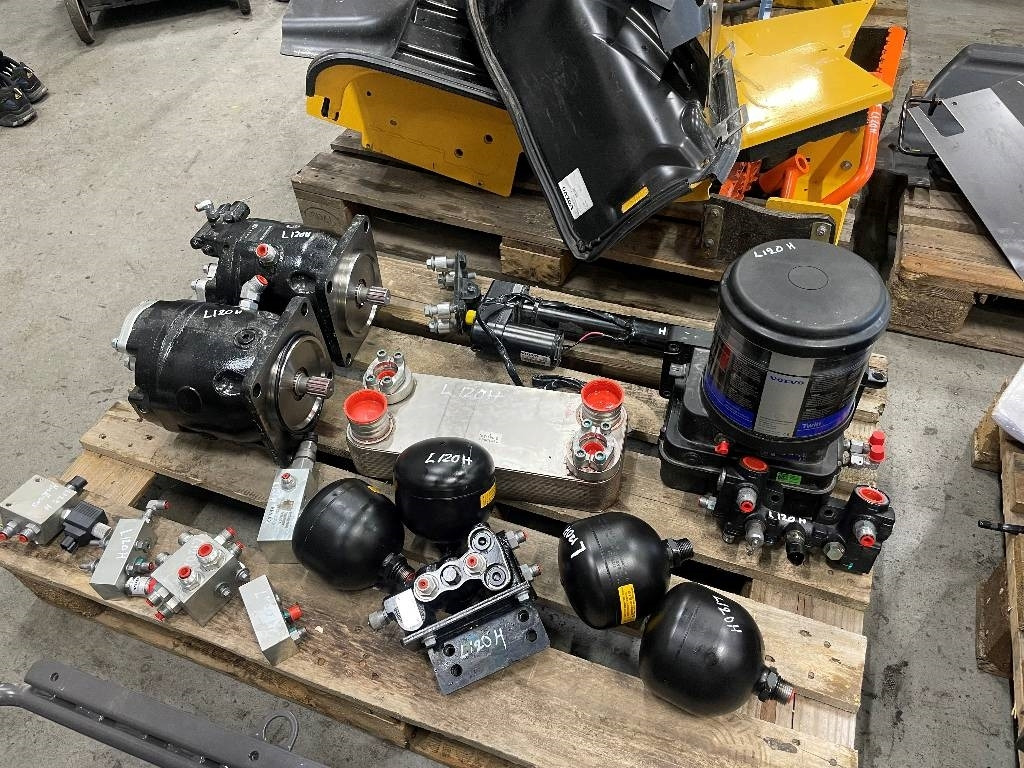 Volvo L 120 H - Wheel loader: gambar 3 Volvo L 120 H - Wheel loader: gambar 3