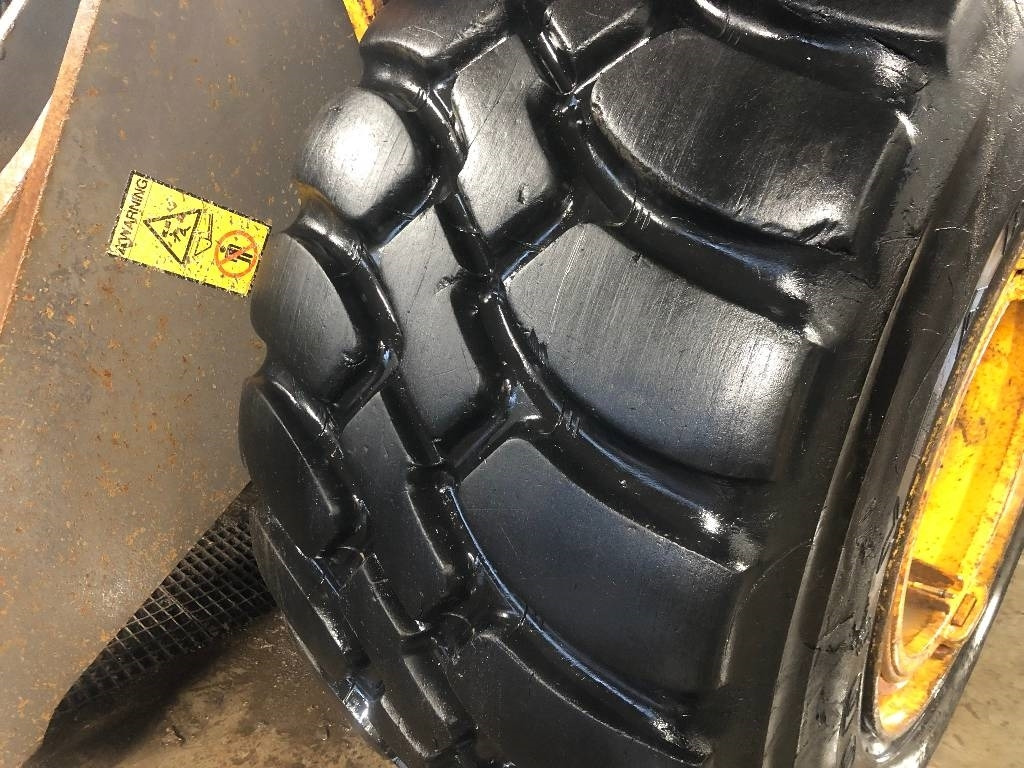 Volvo L 220 E Dismantled: only spare parts - Wheel loader: gambar 5 Volvo L 220 E Dismantled: only spare parts - Wheel loader: gambar 5