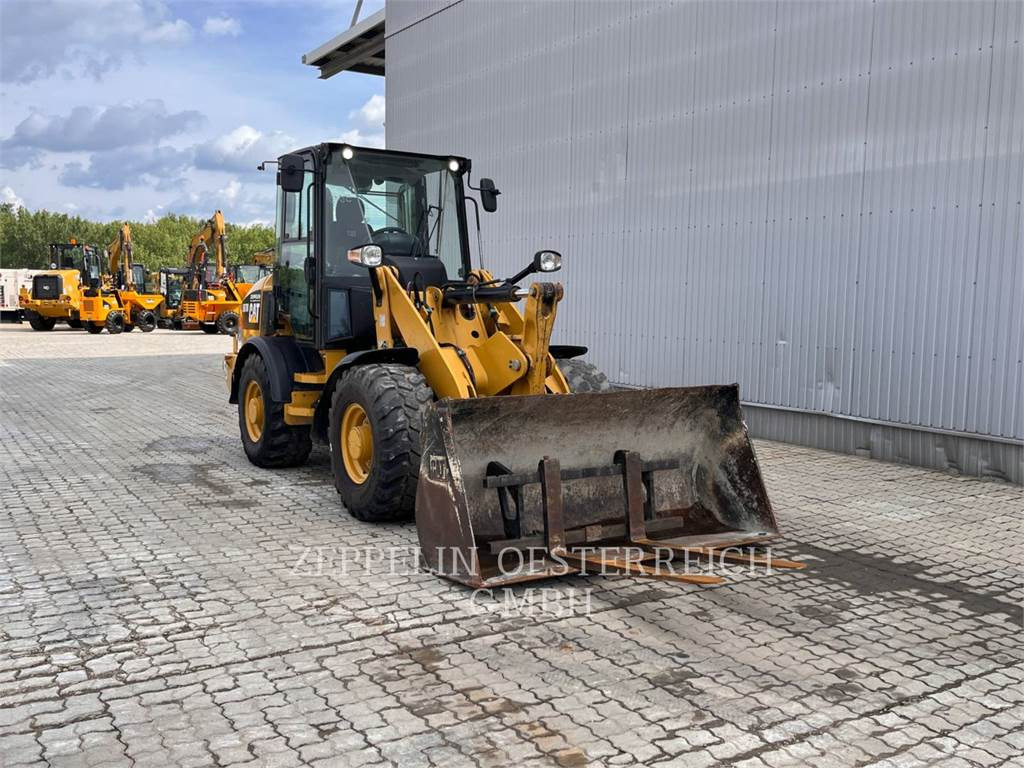 CAT 907M - Wheel loader: gambar 2 CAT 907M - Wheel loader: gambar 2