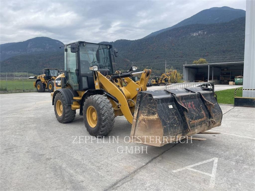 CAT 908M - Wheel loader: gambar 1 CAT 908M - Wheel loader: gambar 1