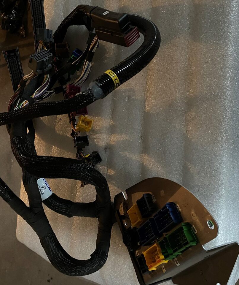 0018110206 Claas Jaguar 880-830 | 980-930 - Wiązka Kabli Kabina - Kabel/ Kawat harness untuk Pemanen hijauan: gambar 1 0018110206 Claas Jaguar 880-830 | 980-930 - Wiązka Kabli Kabina - Kabel/ Kawat harness untuk Pemanen hijauan: gambar 1