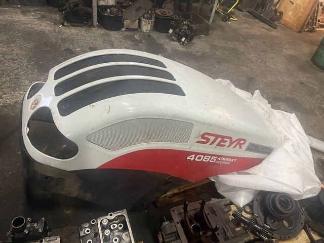 Ciągnik rolniczy Steyr 4085 Pokrywa silnika / Maska / Klapa Silnika - Kerudung untuk Peralatan pertanian: gambar 5 Ciągnik rolniczy Steyr 4085 Pokrywa silnika / Maska / Klapa Silnika - Kerudung untuk Peralatan pertanian: gambar 5