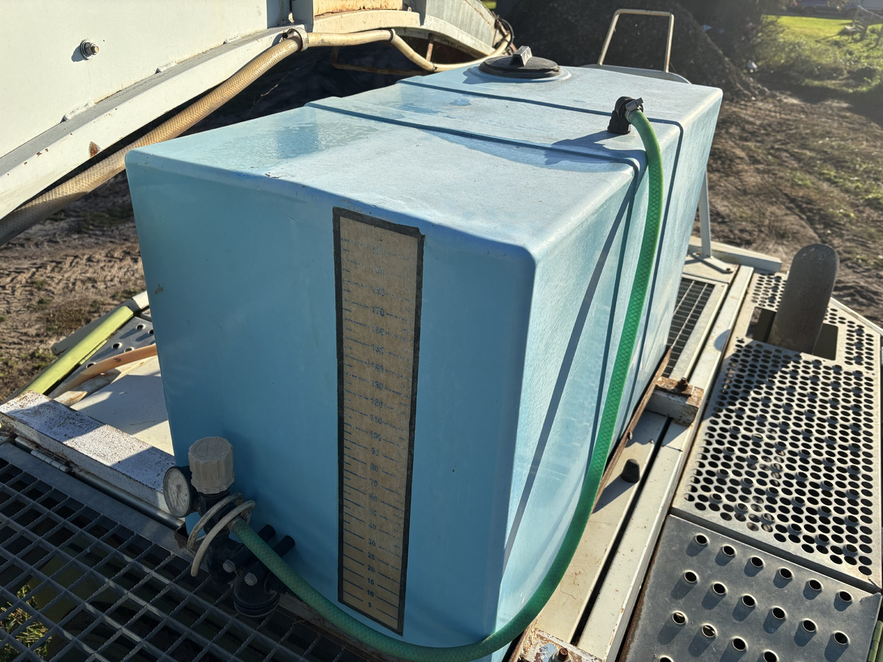 Claas Jaguar 800 820 840 860 880 Zbiornik Hydrauliczny - Tangki hidrolik untuk Peralatan pertanian: gambar 1 Claas Jaguar 800 820 840 860 880 Zbiornik Hydrauliczny - Tangki hidrolik untuk Peralatan pertanian: gambar 1