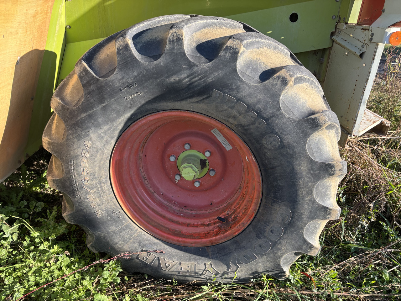 Claas Jaguar 820 840 860 Koło Kompletne Felga Opona 00 0077 040 1 00 0077 187 0 - Pelek untuk Peralatan pertanian: gambar 1 Claas Jaguar 820 840 860 Koło Kompletne Felga Opona 00 0077 040 1 00 0077 187 0 - Pelek untuk Peralatan pertanian: gambar 1