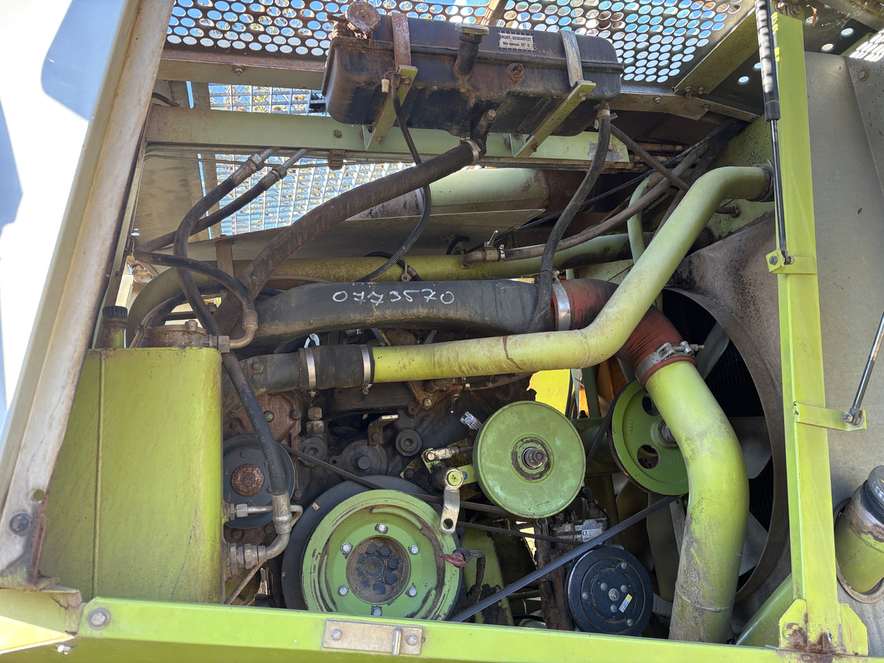 Claas Jaguar 840 Wałek Zdawczy Wałek Napędu Silnika 00 0077 912 2 0000779122 - Poros penggerak untuk Peralatan pertanian: gambar 1 Claas Jaguar 840 Wałek Zdawczy Wałek Napędu Silnika 00 0077 912 2 0000779122 - Poros penggerak untuk Peralatan pertanian: gambar 1