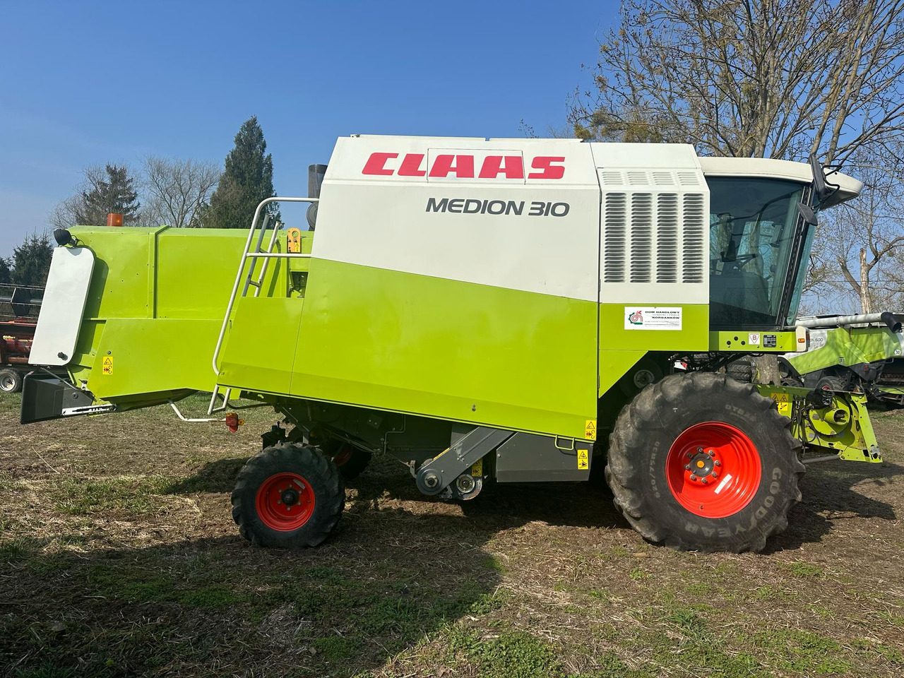 Claas Medion 310 z roku 2002. - Pemanen gabungan: gambar 4 Claas Medion 310 z roku 2002. - Pemanen gabungan: gambar 4