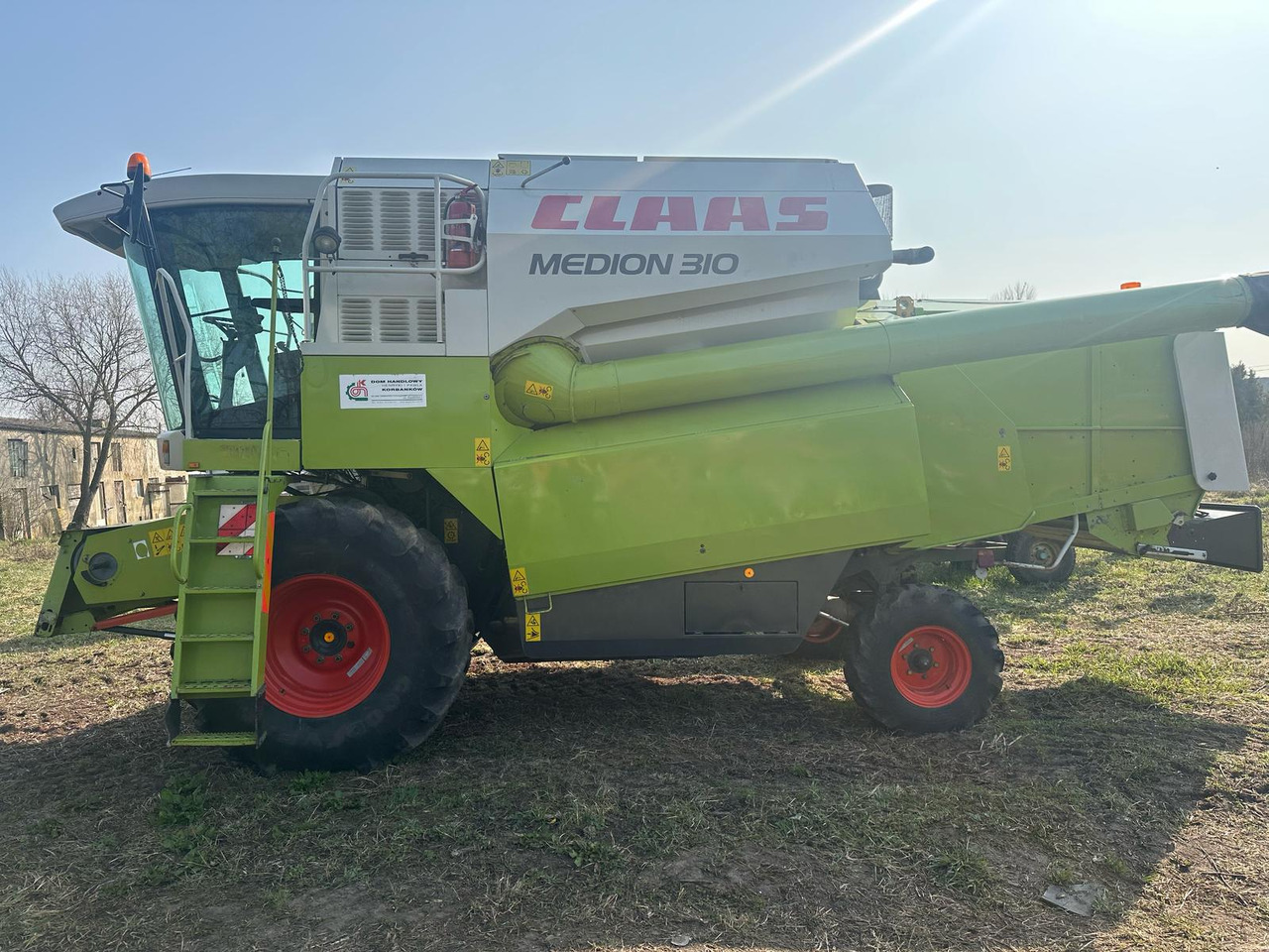 Claas Medion 310 z roku 2002. - Pemanen gabungan: gambar 1 Claas Medion 310 z roku 2002. - Pemanen gabungan: gambar 1