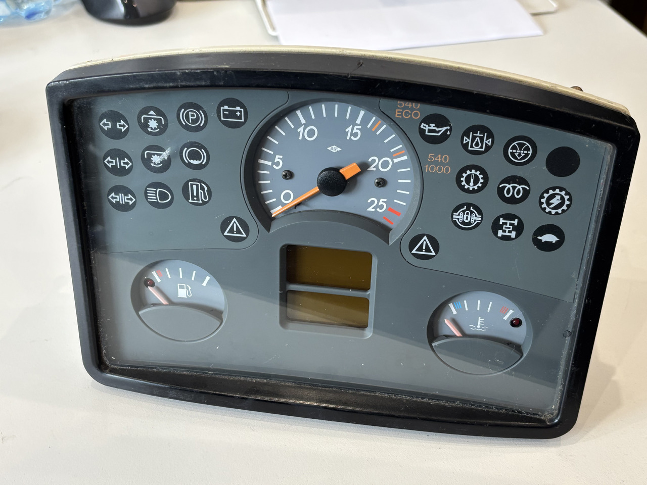 Claas Nectis 204439 00 1143 077 0 0011430770, BIMA7501369 - Dasbor untuk Traktor: gambar 1 Claas Nectis 204439 00 1143 077 0 0011430770, BIMA7501369 - Dasbor untuk Traktor: gambar 1