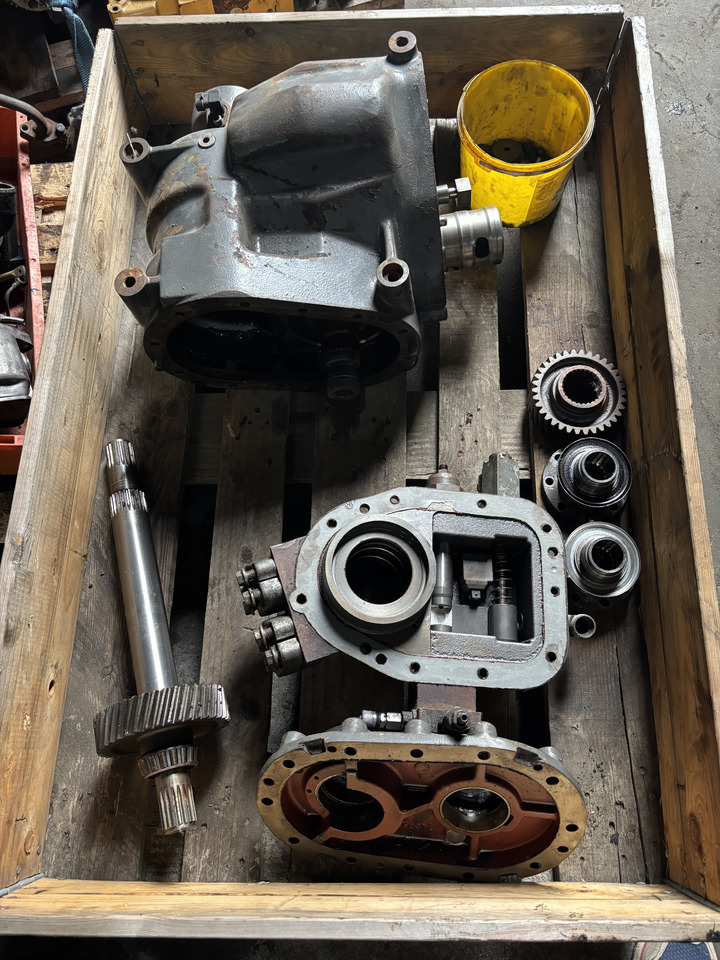 Claas Scorpion - skrzynia biegów - części - Gearbox untuk Peralatan pertanian: gambar 1 Claas Scorpion - skrzynia biegów - części - Gearbox untuk Peralatan pertanian: gambar 1