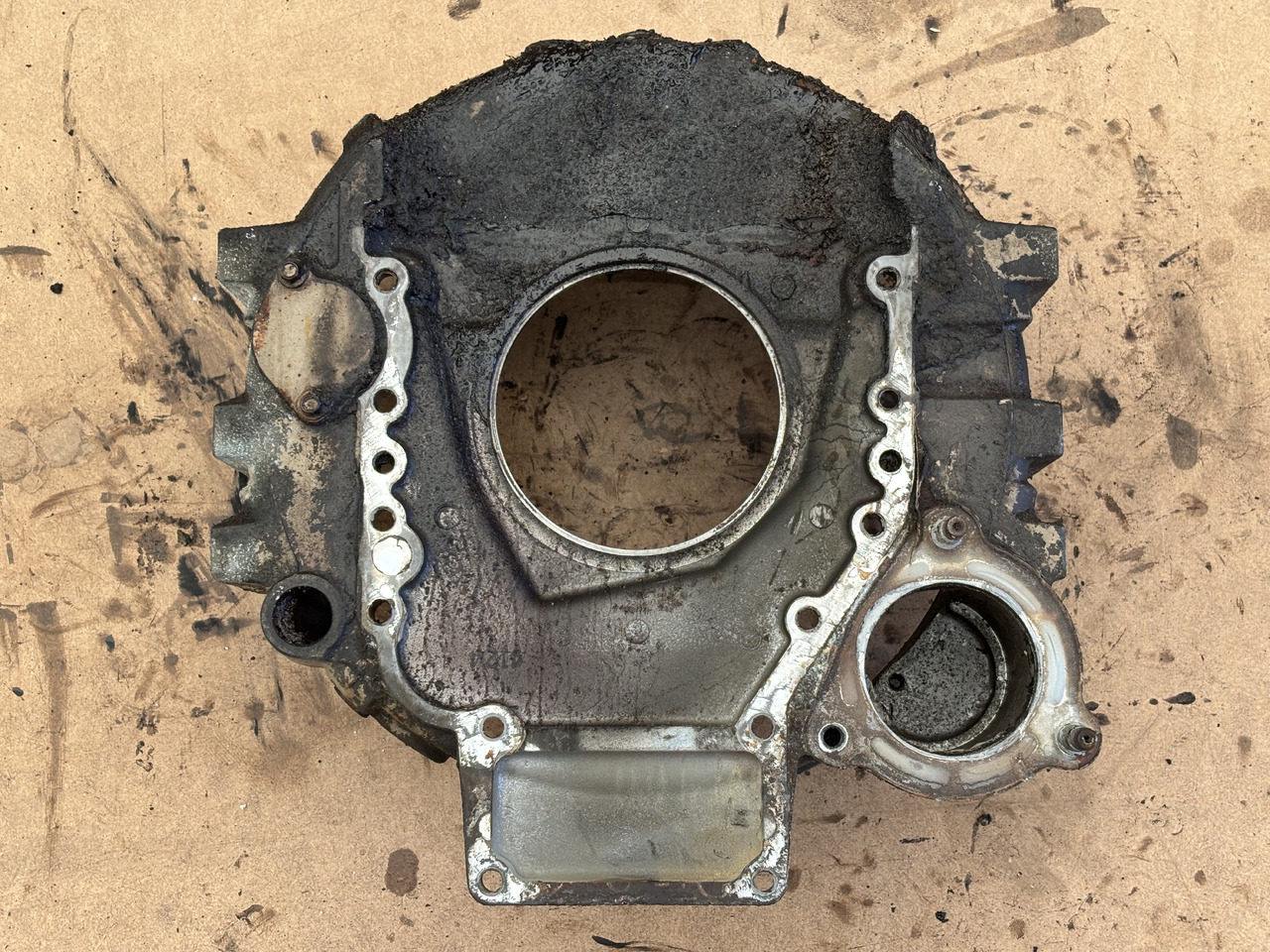 Cummins 8.3 6CT 6CTA 6CTAA Obudowa Koła Zamachowego 3906689 - Roda gila: gambar 1 Cummins 8.3 6CT 6CTA 6CTAA Obudowa Koła Zamachowego 3906689 - Roda gila: gambar 1