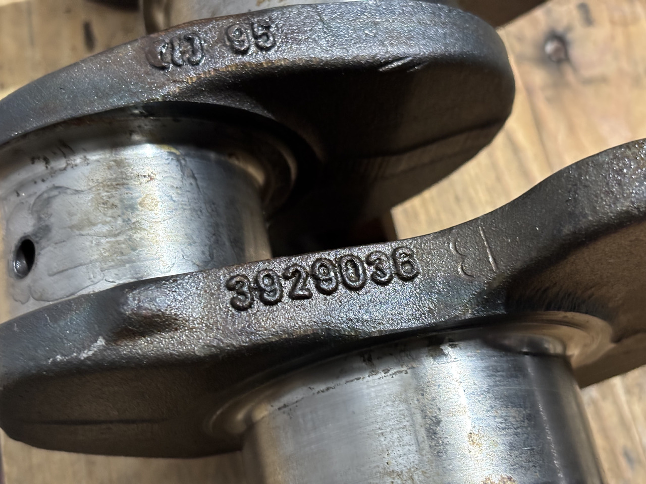 DAF Case IVECO Komatsu Cummins 4BT 3929036 Wał Korbowy - Poros engkol untuk Peralatan pertanian: gambar 4 DAF Case IVECO Komatsu Cummins 4BT 3929036 Wał Korbowy - Poros engkol untuk Peralatan pertanian: gambar 4