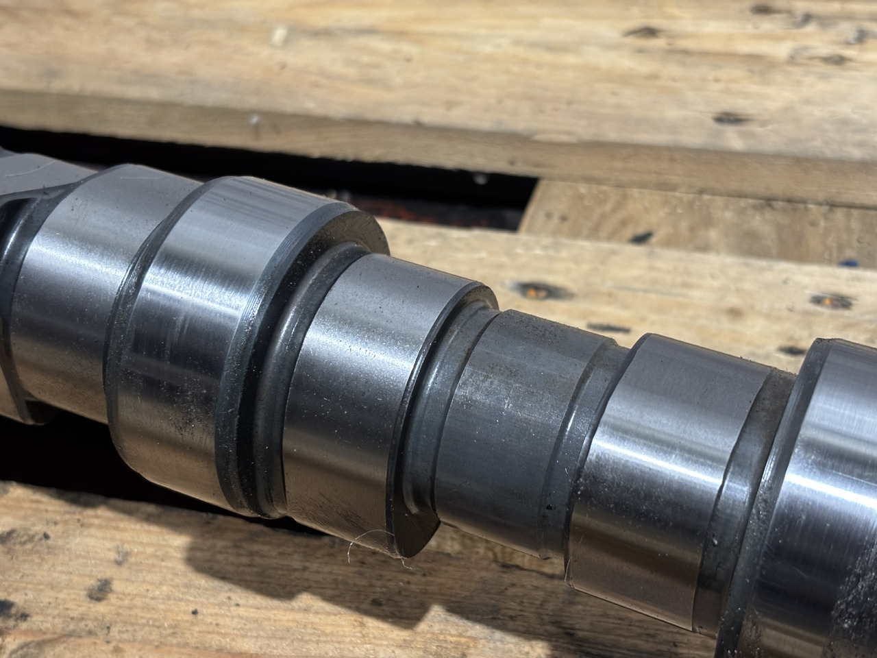 DEUTZ 04909274 04902099 TCD 2013 L6 4V / TCD 7.8 L6 Wałek Rozrządu - Camshaft untuk Peralatan pertanian: gambar 1 DEUTZ 04909274 04902099 TCD 2013 L6 4V / TCD 7.8 L6 Wałek Rozrządu - Camshaft untuk Peralatan pertanian: gambar 1