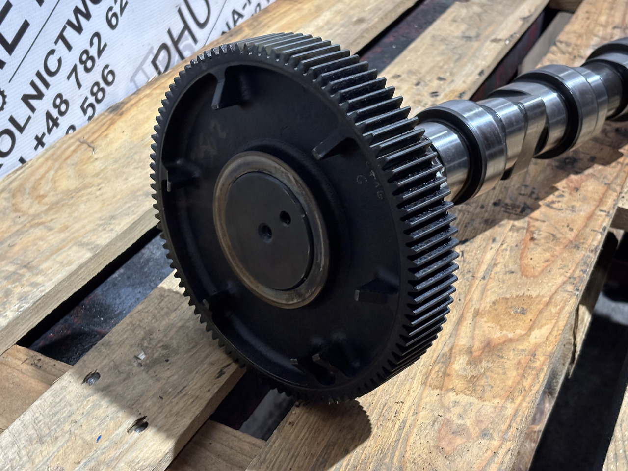 DEUTZ TCD2013L64V TCD 2013 L6 4V 04909273 04909276 04902099 Wałek Rozrządu - Camshaft untuk Peralatan pertanian: gambar 1 DEUTZ TCD2013L64V TCD 2013 L6 4V 04909273 04909276 04902099 Wałek Rozrządu - Camshaft untuk Peralatan pertanian: gambar 1