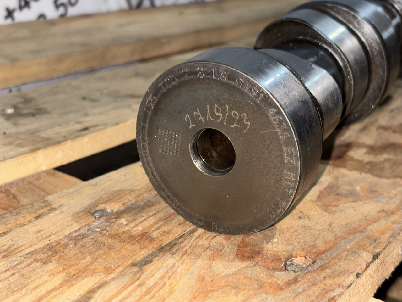 Deutz 04909276 TCD 7.8 L6 04914636 Wałek Rozrządu - Camshaft untuk Peralatan pertanian: gambar 1 Deutz 04909276 TCD 7.8 L6 04914636 Wałek Rozrządu - Camshaft untuk Peralatan pertanian: gambar 1