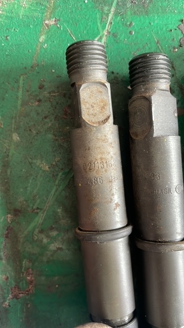 Deutz BF4M2012 wtryski 02931905 - Injektor untuk Peralatan pertanian: gambar 4 Deutz BF4M2012 wtryski 02931905 - Injektor untuk Peralatan pertanian: gambar 4