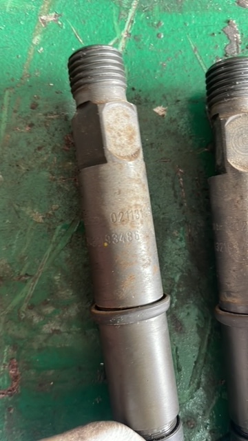 Deutz BF4M2012 wtryski 02931905 - Injektor untuk Peralatan pertanian: gambar 1 Deutz BF4M2012 wtryski 02931905 - Injektor untuk Peralatan pertanian: gambar 1