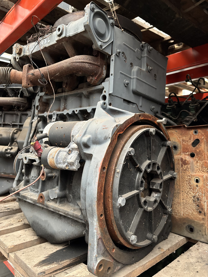 Deutz D2011L03 D 2011 L 03 36 kW (49,0 KM) Silnik Blok CZĘŚCI - Suku Cadang Mesin untuk Peralatan konstruksi: gambar 2 Deutz D2011L03 D 2011 L 03 36 kW (49,0 KM) Silnik Blok CZĘŚCI - Suku Cadang Mesin untuk Peralatan konstruksi: gambar 2