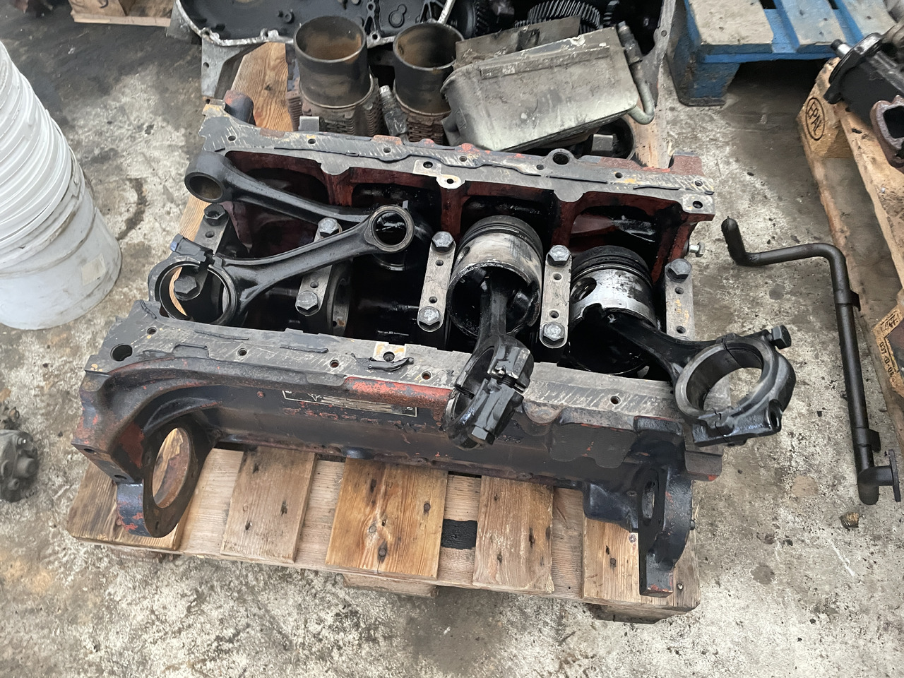 Deutz F4L912 W - blok tłoki korbowody - Blok silinder untuk Peralatan konstruksi: gambar 1 Deutz F4L912 W - blok tłoki korbowody - Blok silinder untuk Peralatan konstruksi: gambar 1