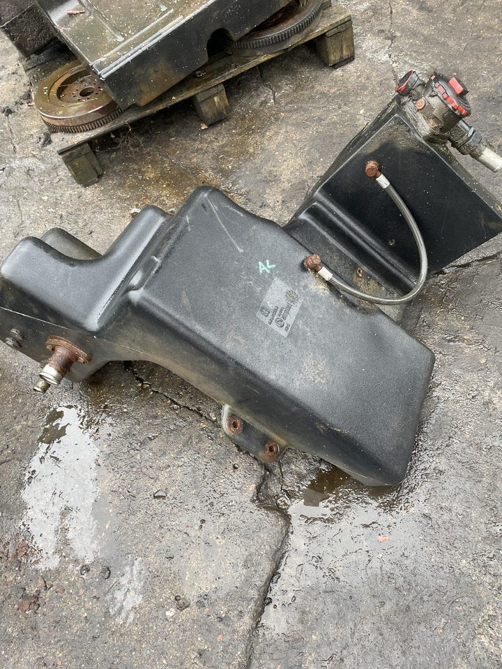 Deutz Fahr Agrotron - zbiornik paliwa 001492284 - Tangki bahan bakar: gambar 2 Deutz Fahr Agrotron - zbiornik paliwa 001492284 - Tangki bahan bakar: gambar 2