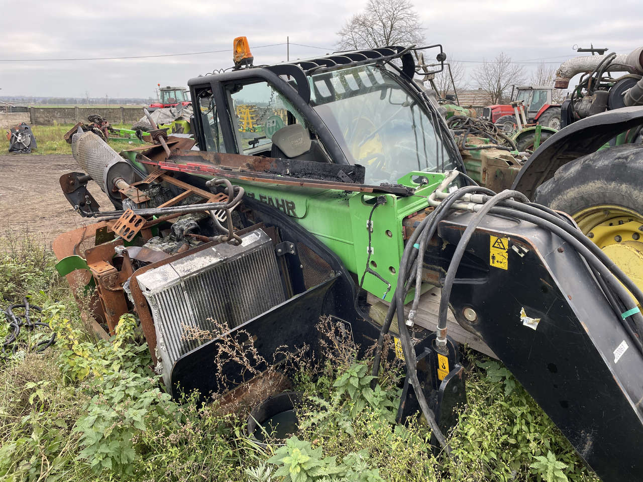 Deutz-Fahr Agrovector 30.7 ładowarka - części - kabina drzwi szyby błotniki - Pintu dan bagian untuk Peralatan pertanian: gambar 3 Deutz-Fahr Agrovector 30.7 ładowarka - części - kabina drzwi szyby błotniki - Pintu dan bagian untuk Peralatan pertanian: gambar 3