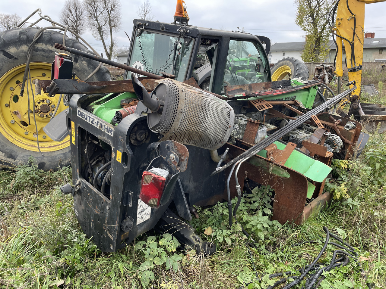 Deutz-Fahr Agrovector 30.7 ładowarka - części - kabina drzwi szyby błotniki - Pintu dan bagian untuk Peralatan pertanian: gambar 2 Deutz-Fahr Agrovector 30.7 ładowarka - części - kabina drzwi szyby błotniki - Pintu dan bagian untuk Peralatan pertanian: gambar 2